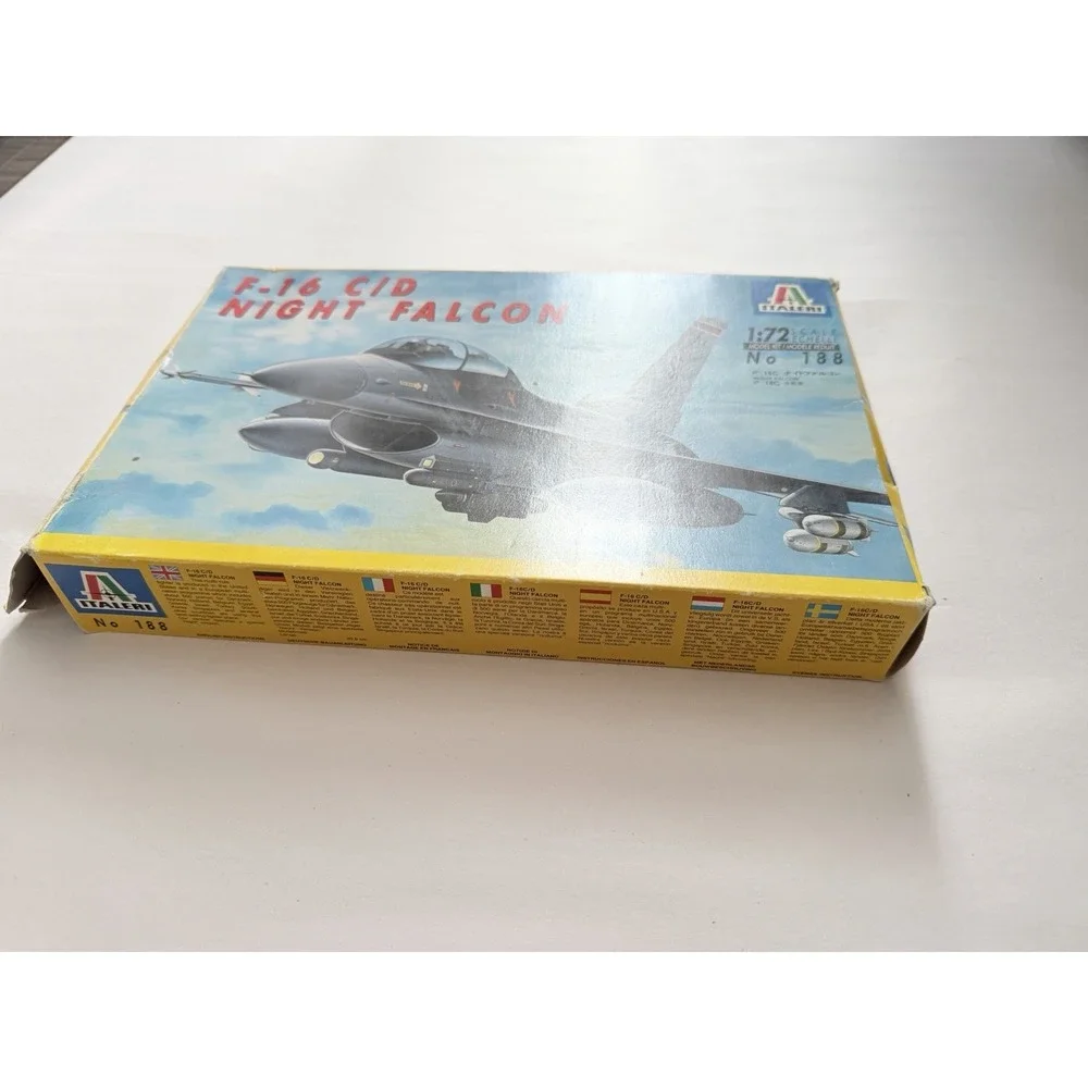 Italeri F-16 C/D Night Falcon 1:72 Scale Model Kit No 188 Vintage Open Box